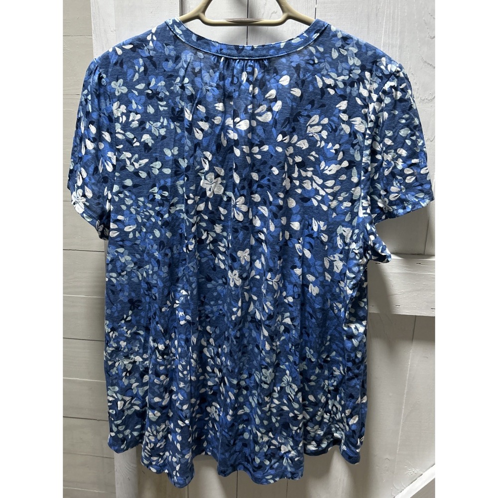 Liz Claiborne Women's Size 0X Blue Floral Top Short Sleeve 1/2 Button - Picture 2 of 8
